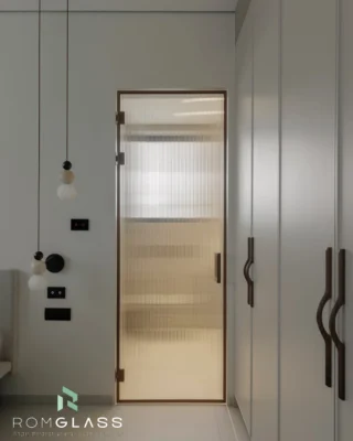 Instagram post from rom__glass. This post is in position 4.