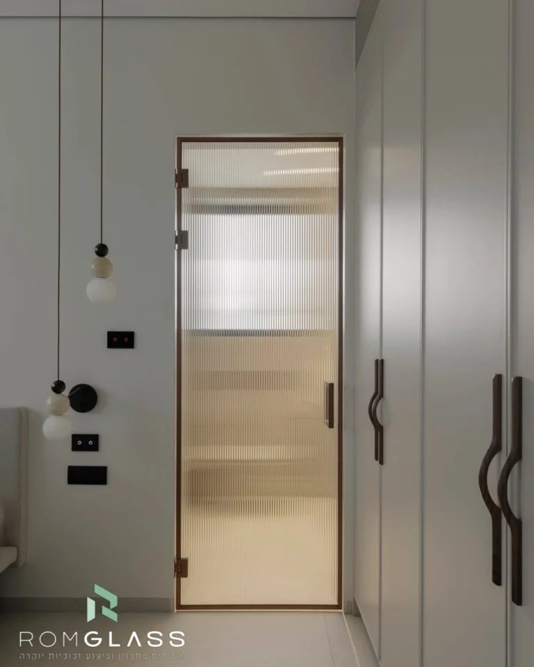 Instagram post from rom__glass. This post is in position 3.